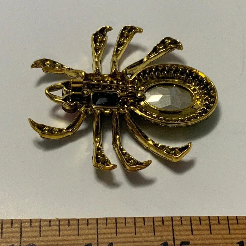 Gothic Rhinestone Spider Brooch Pin Gold Tone Pink Black Halloween Jewelry